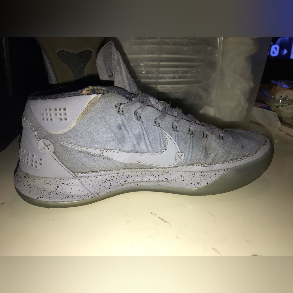 Nike Kobe A.D Detached Mid - Size 10